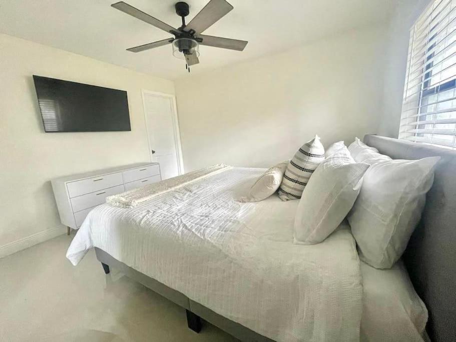 Stylish 3/2 Getaway! Near Theme Parks! Villa Lakeland Dış mekan fotoğraf